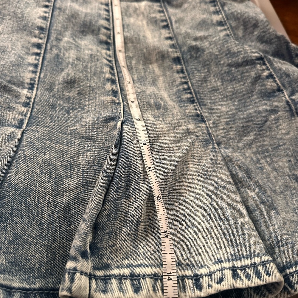 Women’s Denim Skirt - Picture 3 of 6